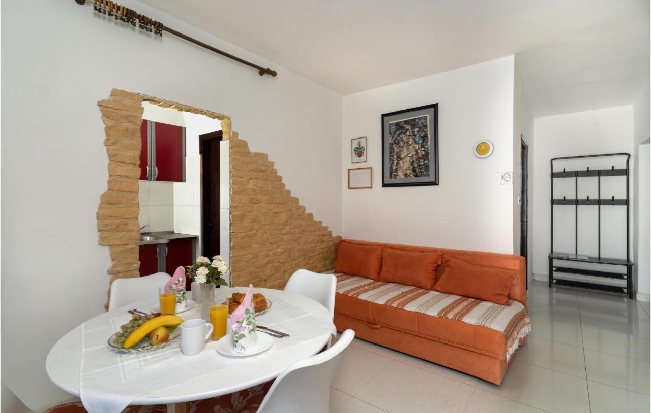 Cozy Apartment In Krk With Kitchen Krk Town Exterior foto