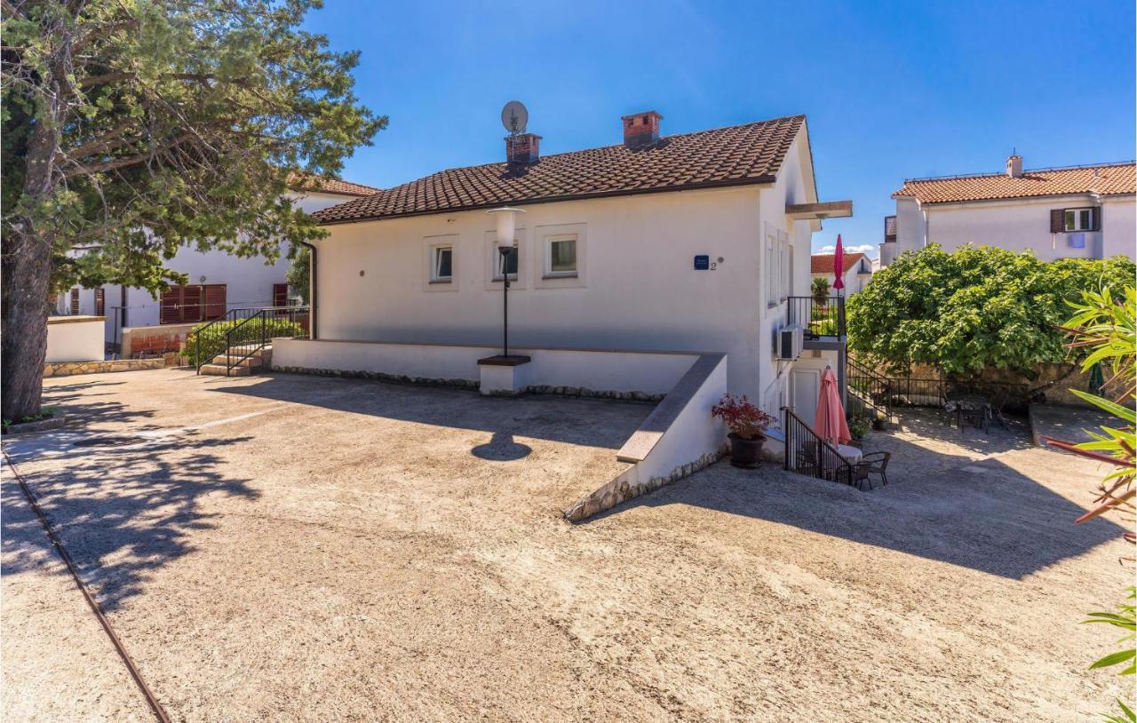 Cozy Apartment In Krk With Kitchen Krk Town Exterior foto