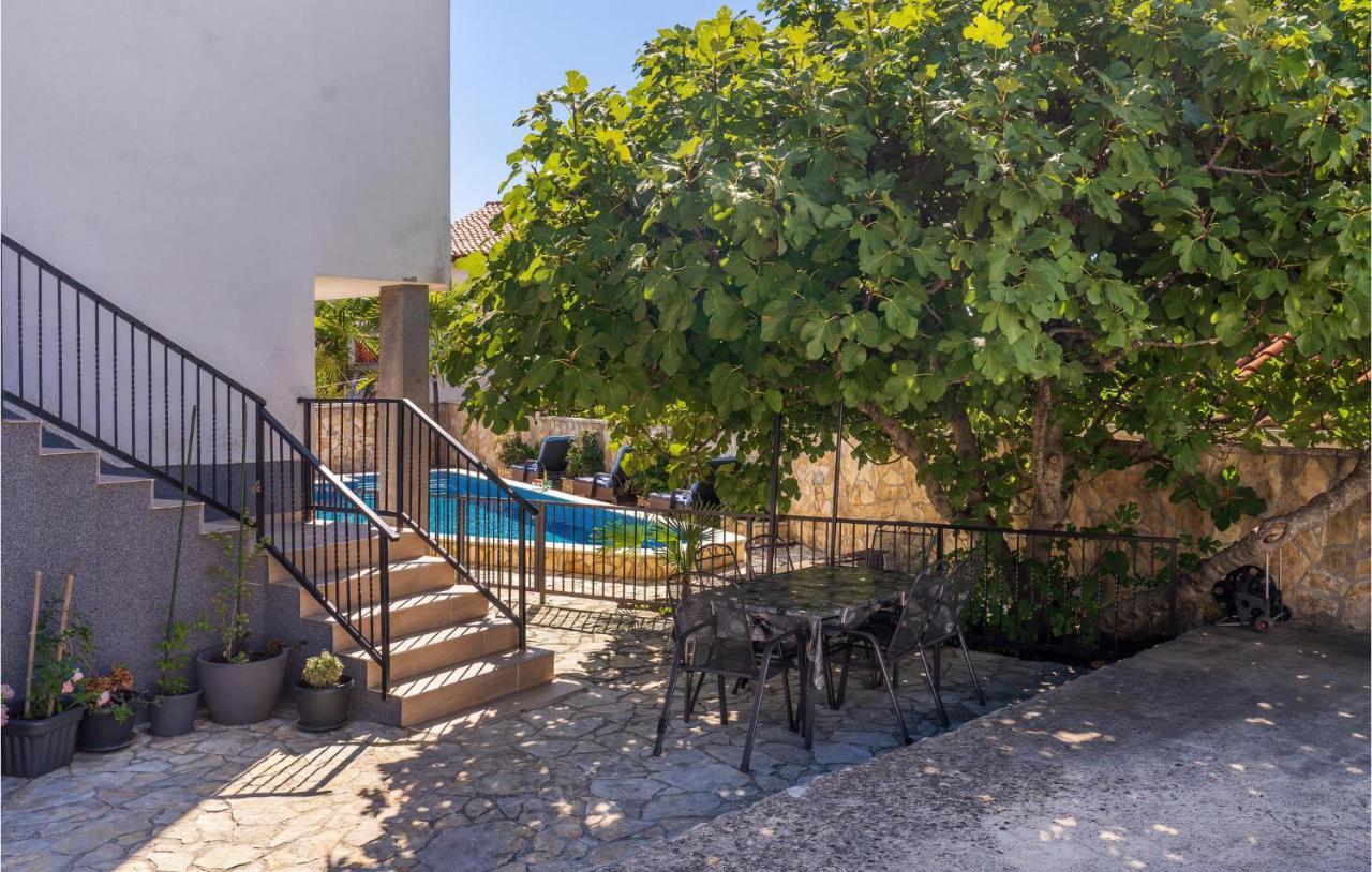 Cozy Apartment In Krk With Kitchen Krk Town Exterior foto